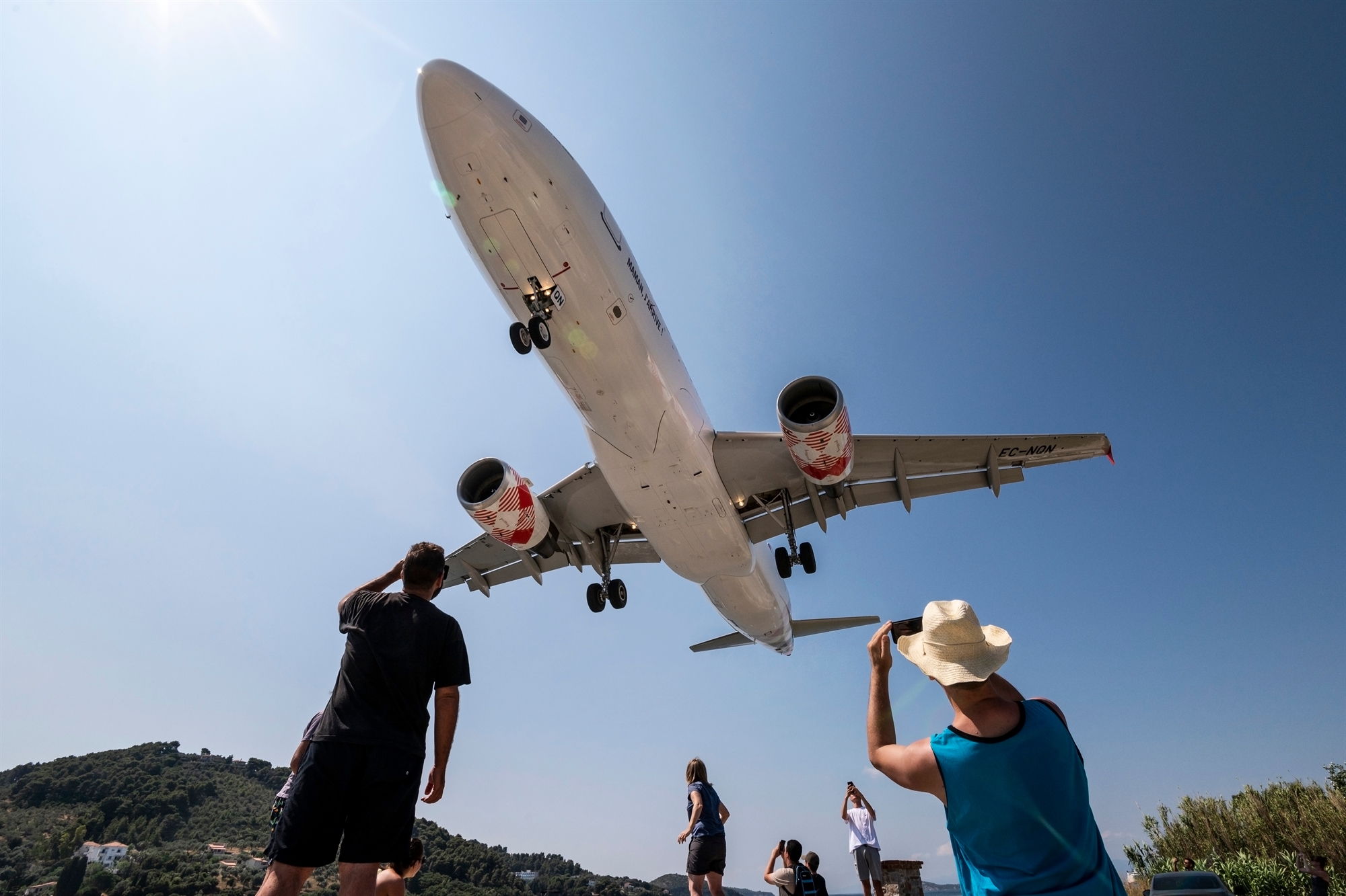 κυνηγοί-απογειώσεων-και-προσγειώσ-561946237