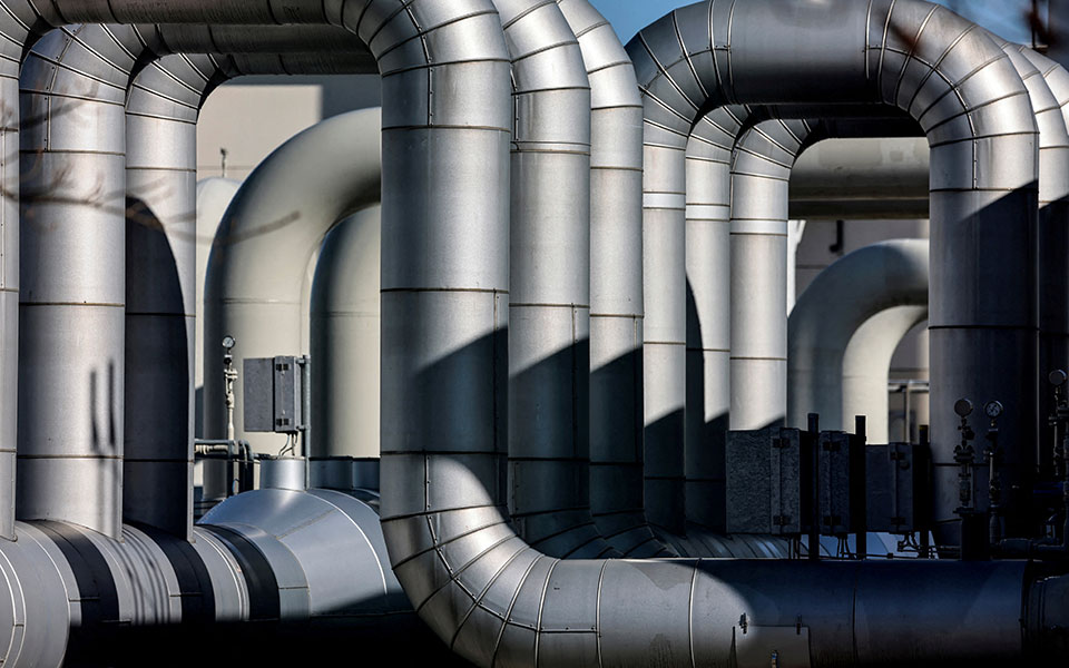 αγγίζει-το-1-προς-1-η-ισοτιμία-του-ευρώ-561950818