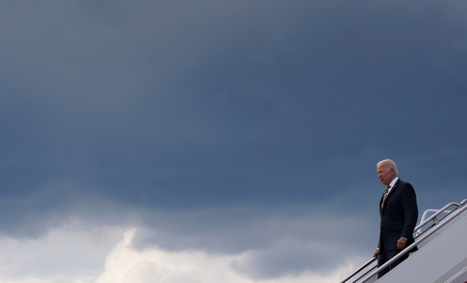 μπάιντεν-αντιμέτωπος-και-εκείνος-με-561945997