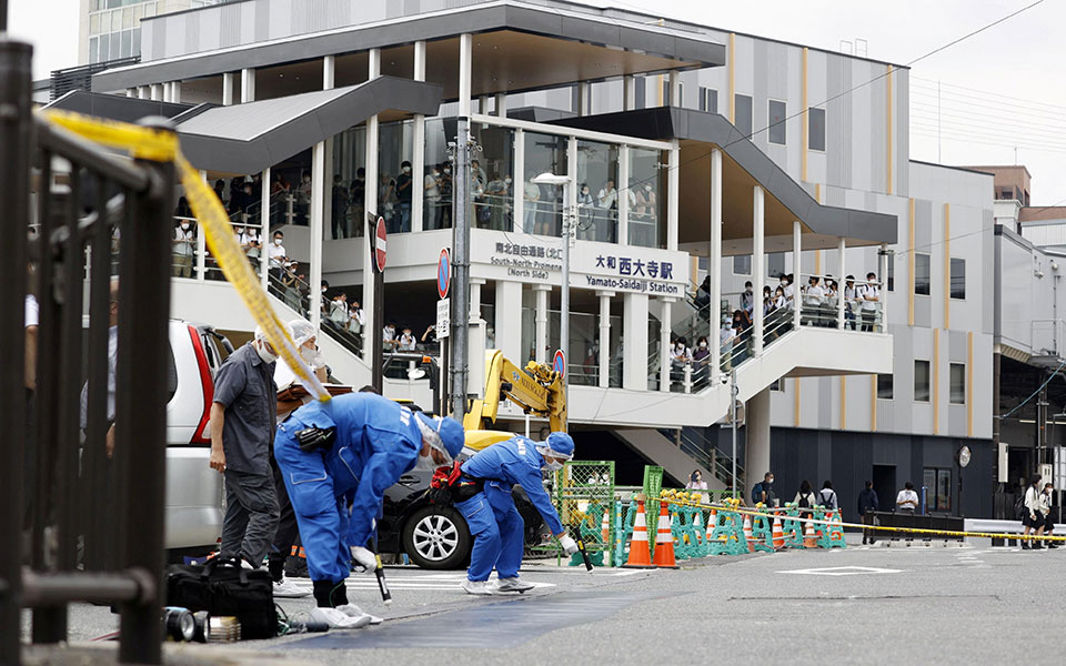 Επίθεση ενόπλου κατά του Σίνζο Άμπε – Σε κρίσιμη κατάσταση ο πρώην πρωθυπουργός της Ιαπωνίας (βίντεο)-1