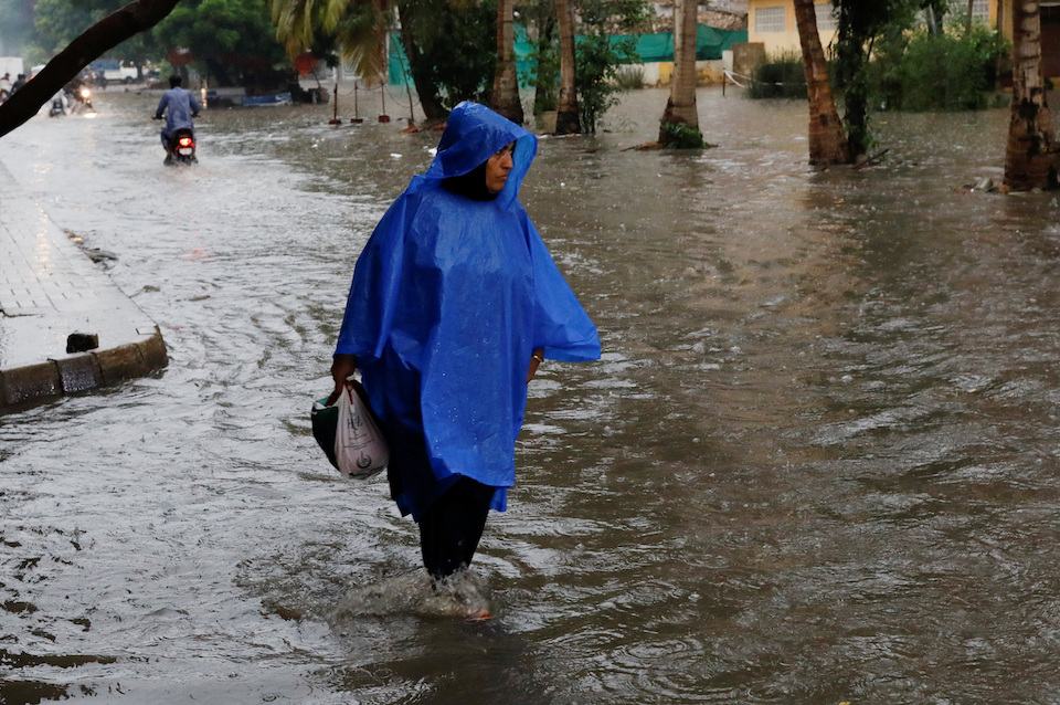 ινδία-δεκάδες-νεκροί-από-ξαφνική-νερο-561948571