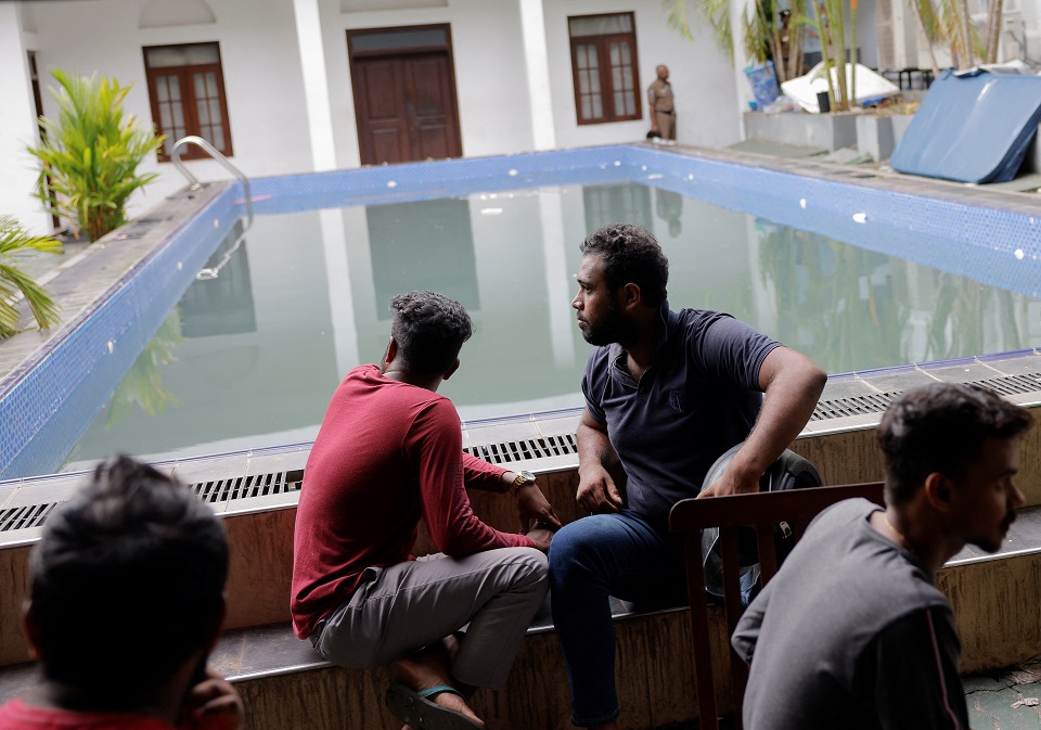 Σρι Λάνκα: Συνεχίζεται η κατάληψη στο προεδρικό μέγαρο – Εξοργισμένοι οι πολίτες από τη χλιδή-4