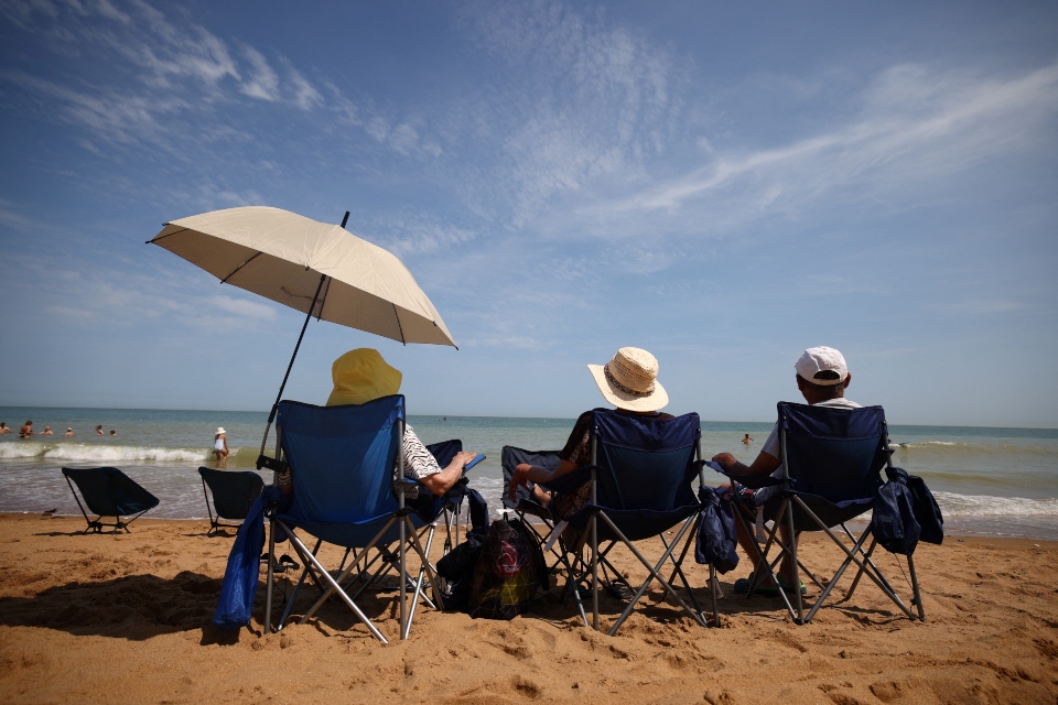 explainer-γιατί-καύσωνες-πλήττουν-ταυτόχρονα-561963949