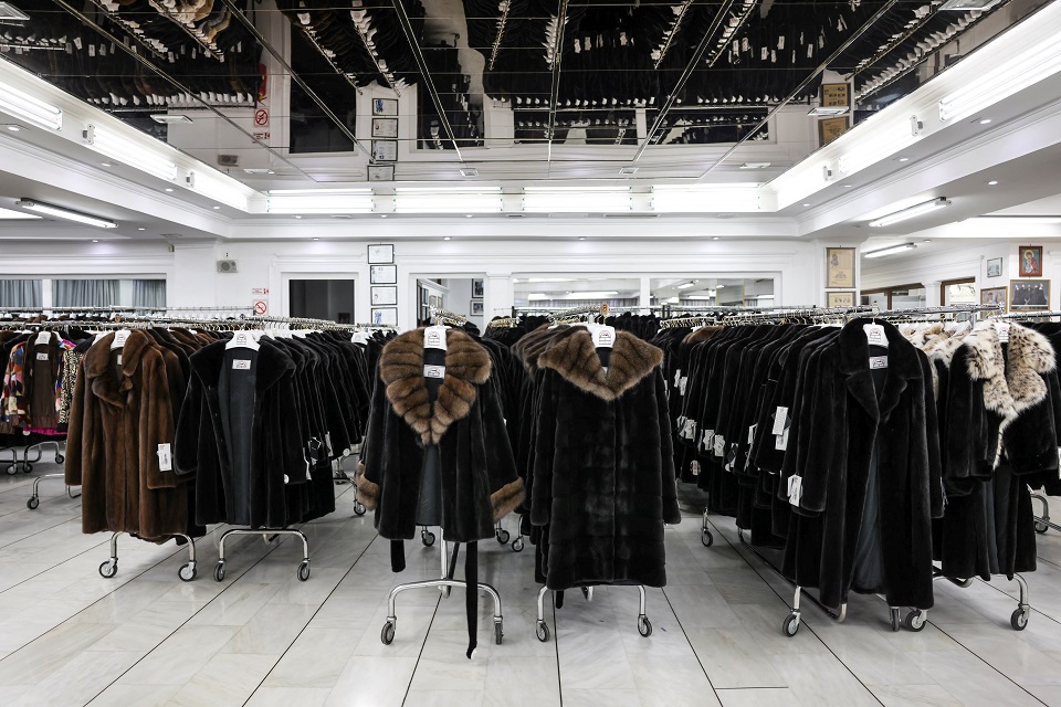 Οι κυρώσεις κατά της Ρωσίας «χτύπησαν» τους γουναράδες – To Reuters στην Καστοριά-2