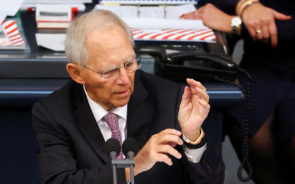 γερμανία-ο-σόιμπλε-καλεί-το-βερολίνο-ν-561971239