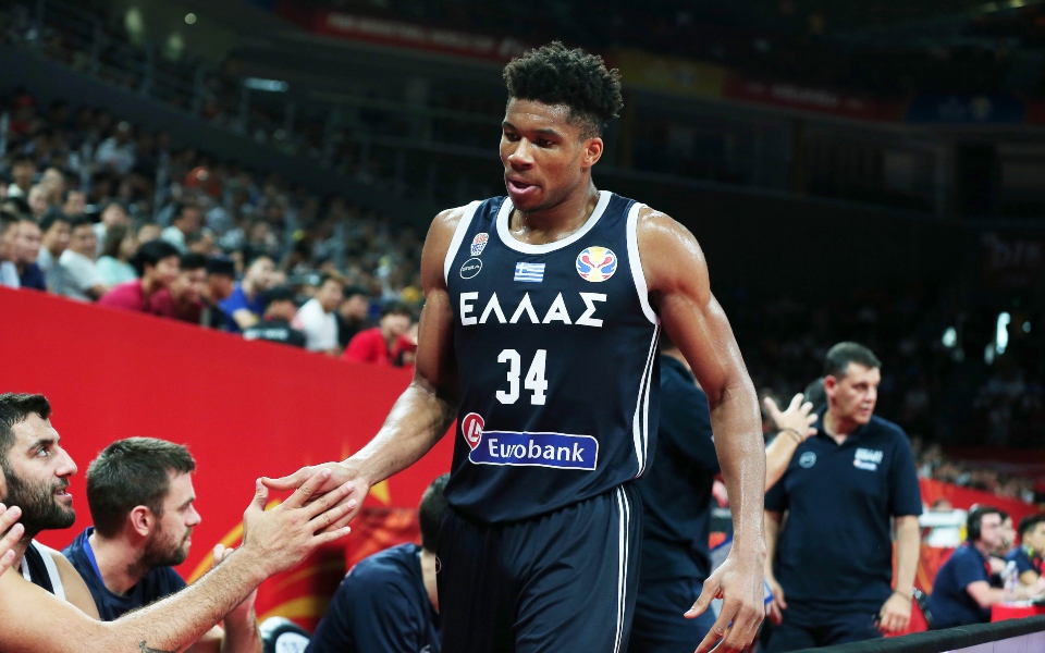 εθνική-μπάσκετ-με-γιάννη-αντετοκούνμ-561974068