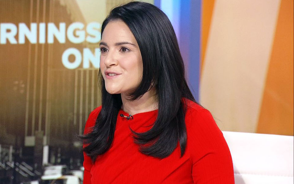 h-ελληνοαμερικανίδα-νομική-κωνστ-στην-561971317