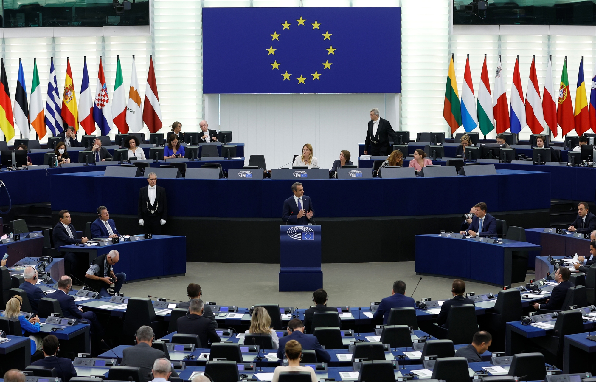 μητσοτάκης-έφεραν-τη-χώρα-στον-γκρεμ-561942580