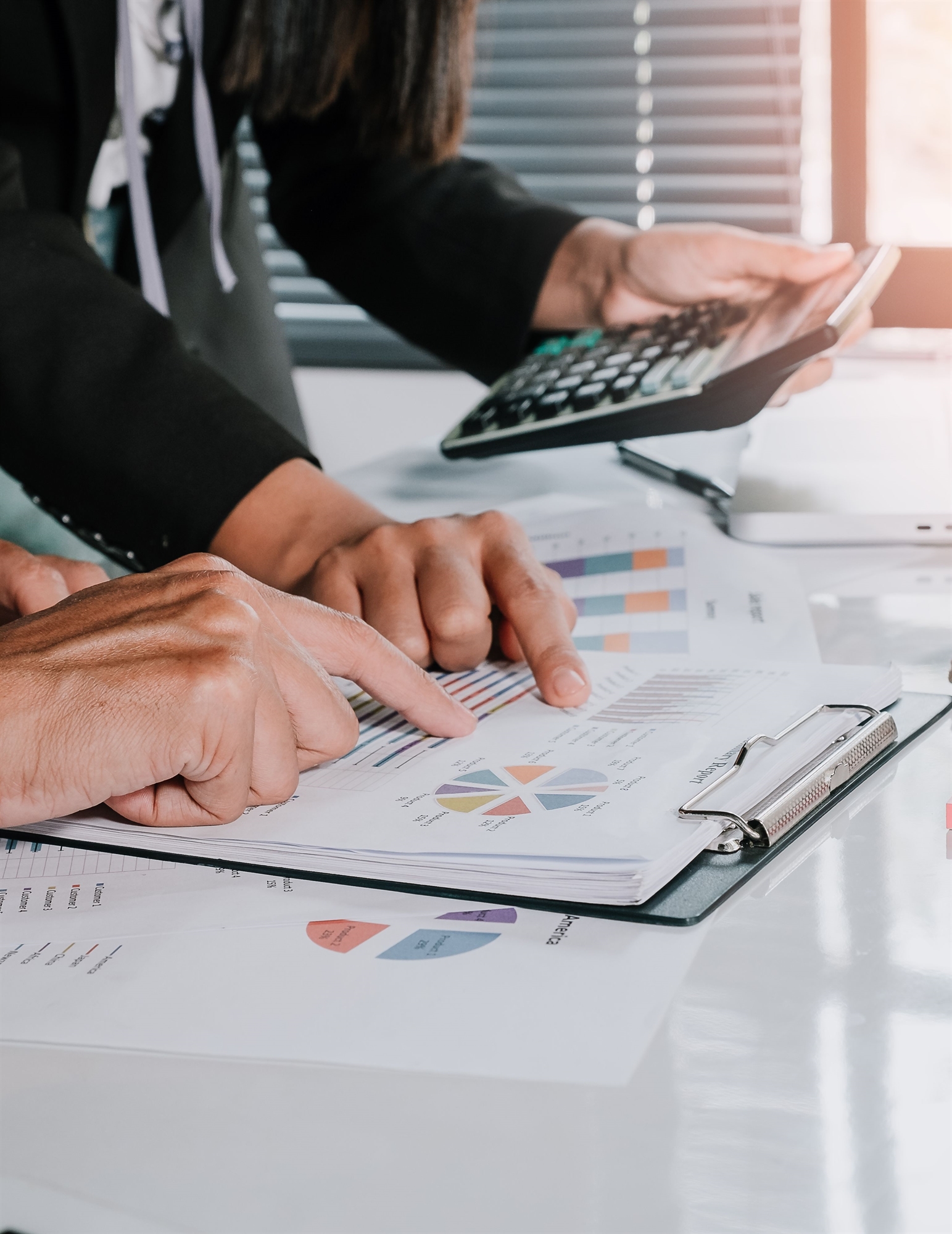 στις-εισπράξεις-οφειλών-μεταξύ-επιχε-561943033