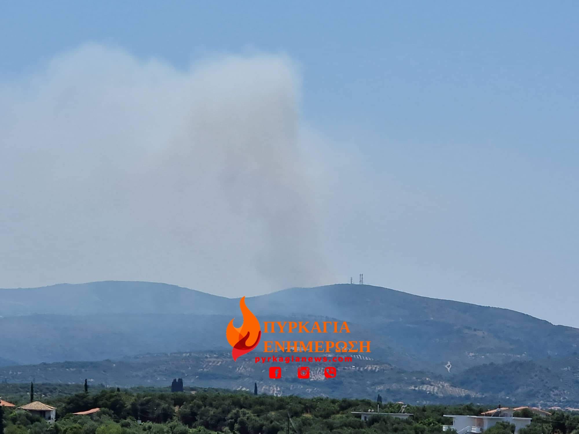 Μάχη σε πολλά πύρινα μέτωπα: Τιτάνιες προσπάθειες στο δάσος της Δαδιάς, κάηκαν σπίτια στη Λέσβο – Φωτιά και στη Μεσσηνία-5