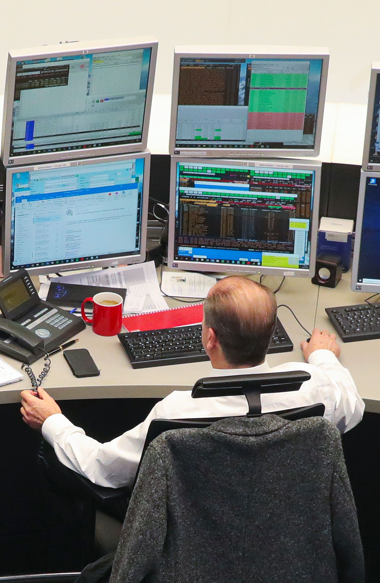 ισοπαλία-ελληνικών-και-ιταλικών-ομ-561966883