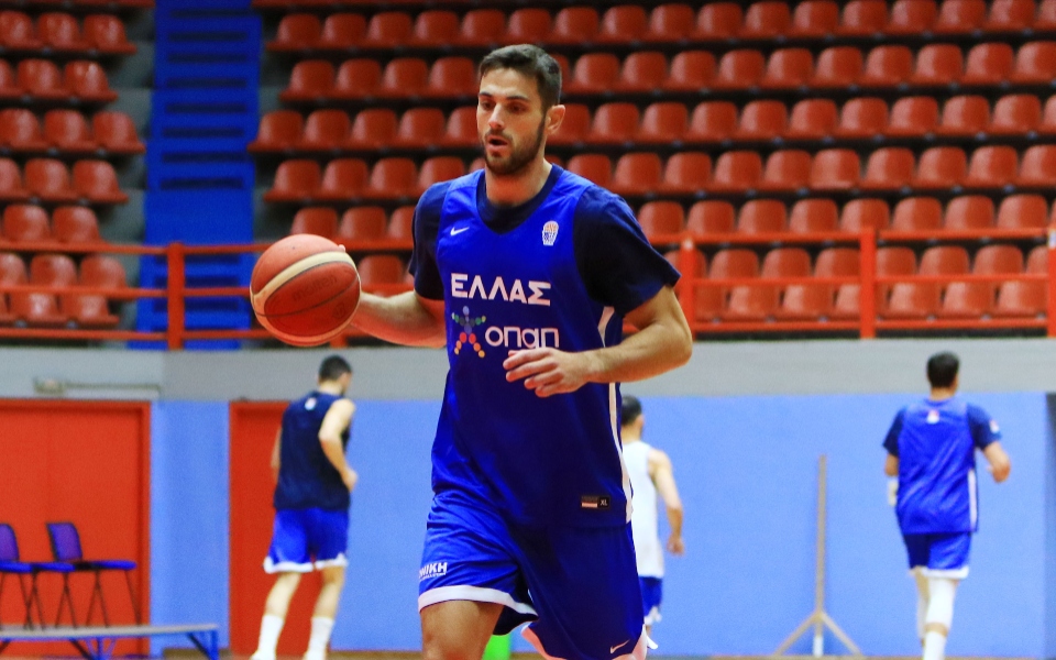 παπαπέτρου-για-παρτιζάν-το-τηλεφώνη-561967141