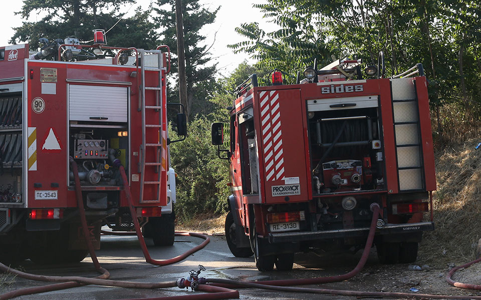 φωτιά-στη-μεγαλόπολη-επιχειρούν-ισχυ-561964294