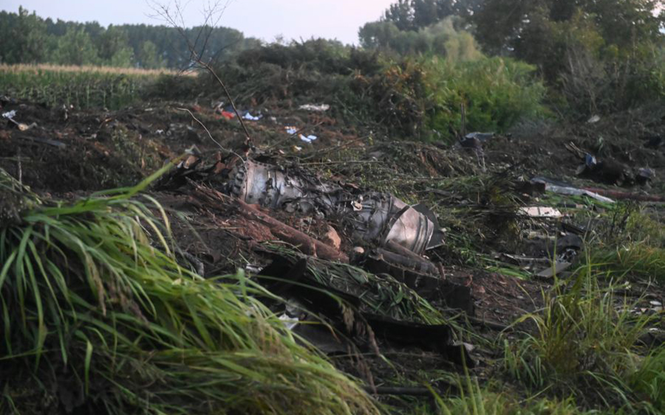 ο-σέρβος-ντίλερ-πίσω-από-το-αντόνοφ-561972295