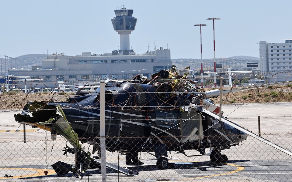 φωτιά-σε-ελικόπτερο-στο-ελ-βενιζέλος-561963862
