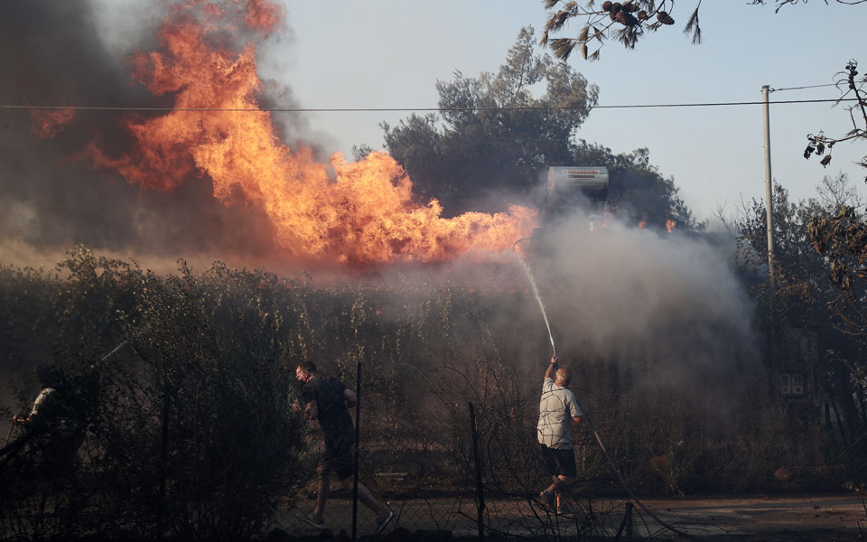οι-μεγάλες-πυρκαγιές-της-πεντέλης-561965110