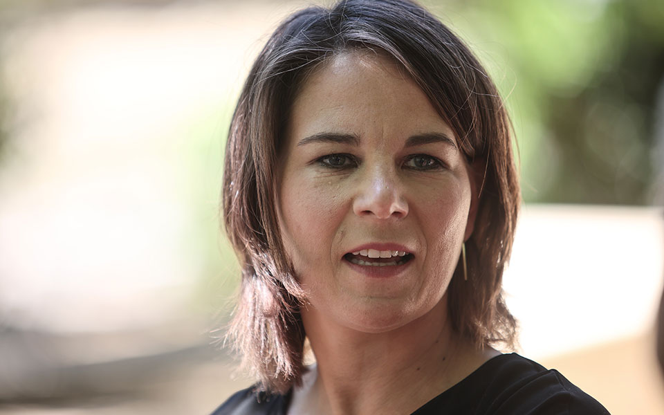 επίσκεψη-μπέρμποκ-τα-μηνύματα-της-γερ-561978283