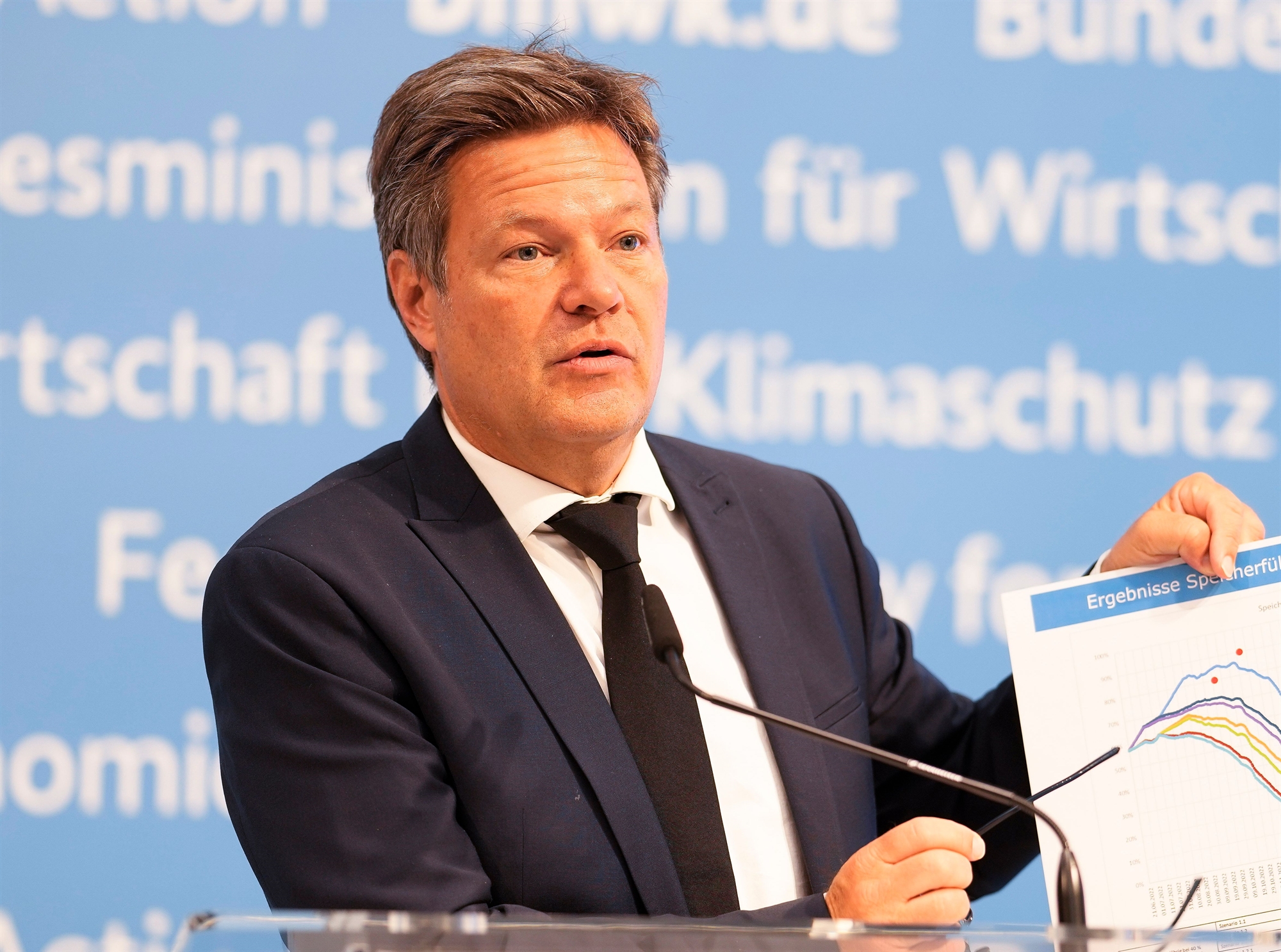 εξοικονόμηση-ενέργειας-και-από-τα-νοι-561964897