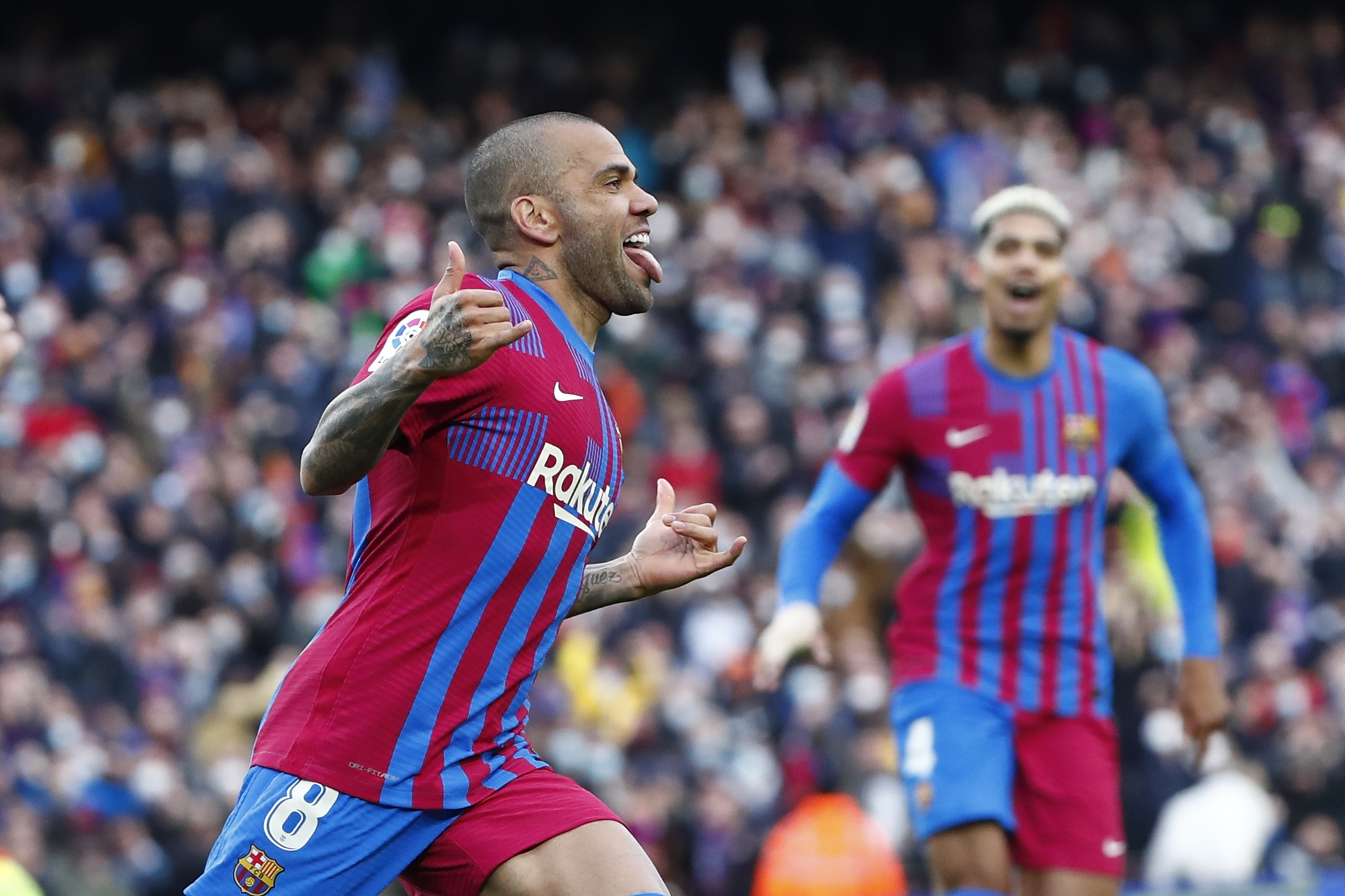 λάμπουν-ξανά-στη-δύση-τους-561970585