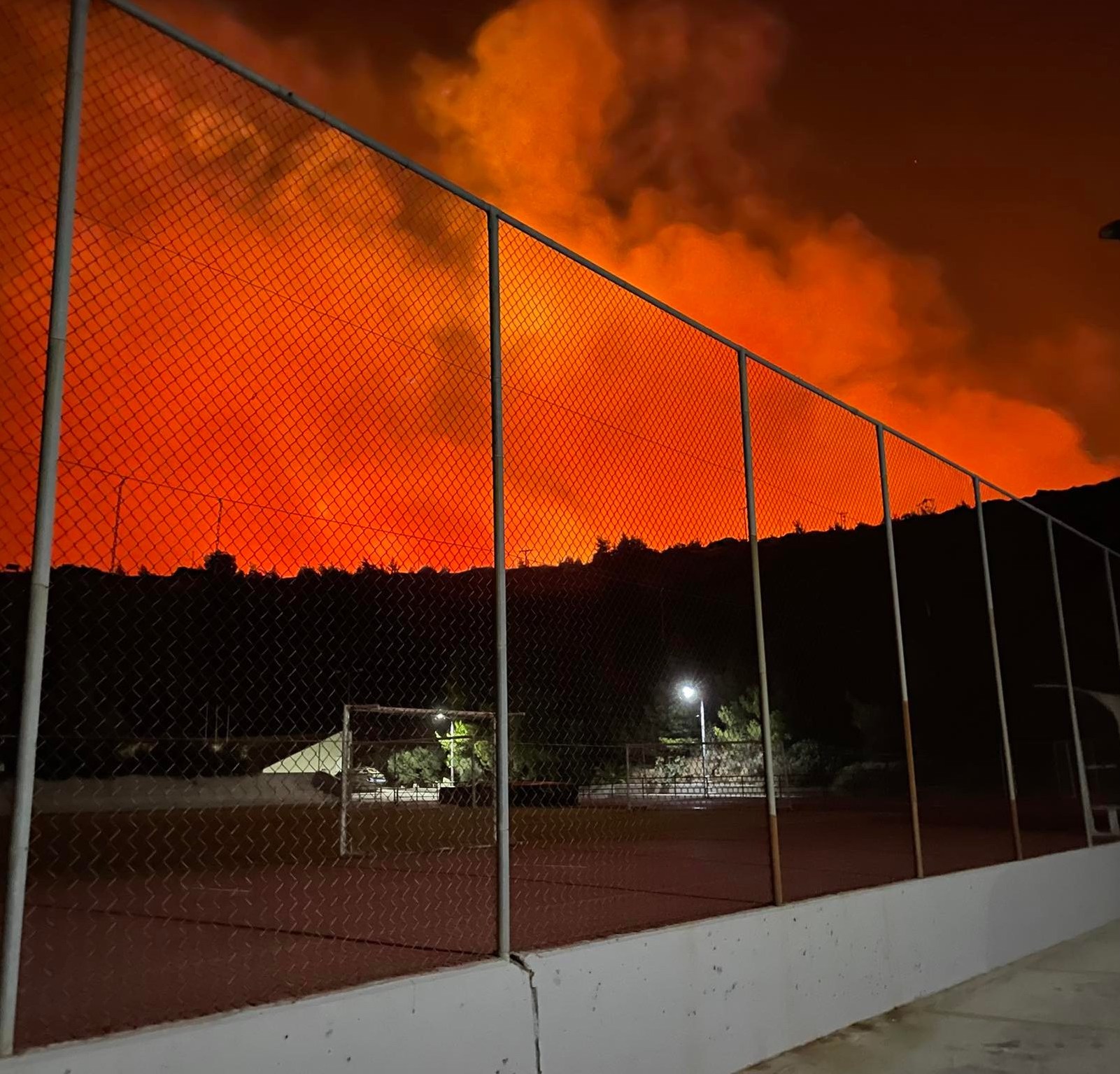 φωτιά-στην-πεντέλη-πρώτα-αισθάνεσαι-561967861