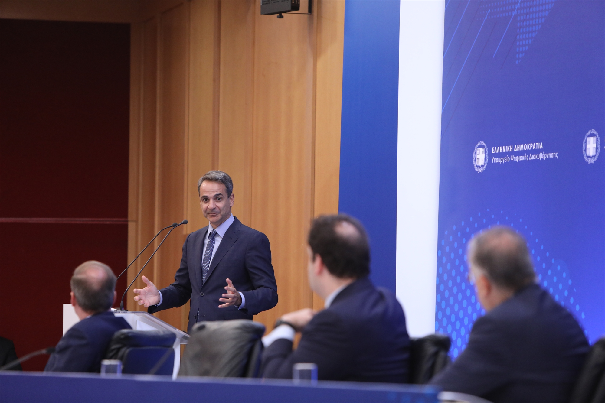 στο-επίκεντρο-οι-πολίτες-561976162