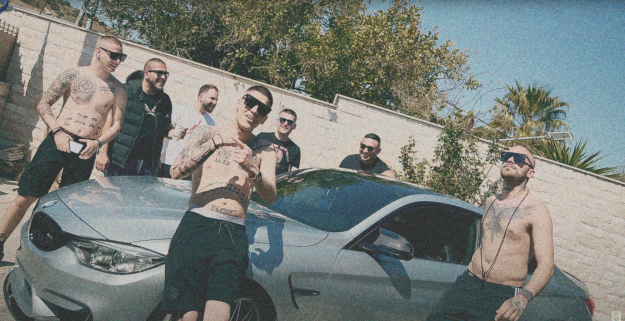 εγκώμια-στη-βία-έτσι-για-πλάκα-561937864