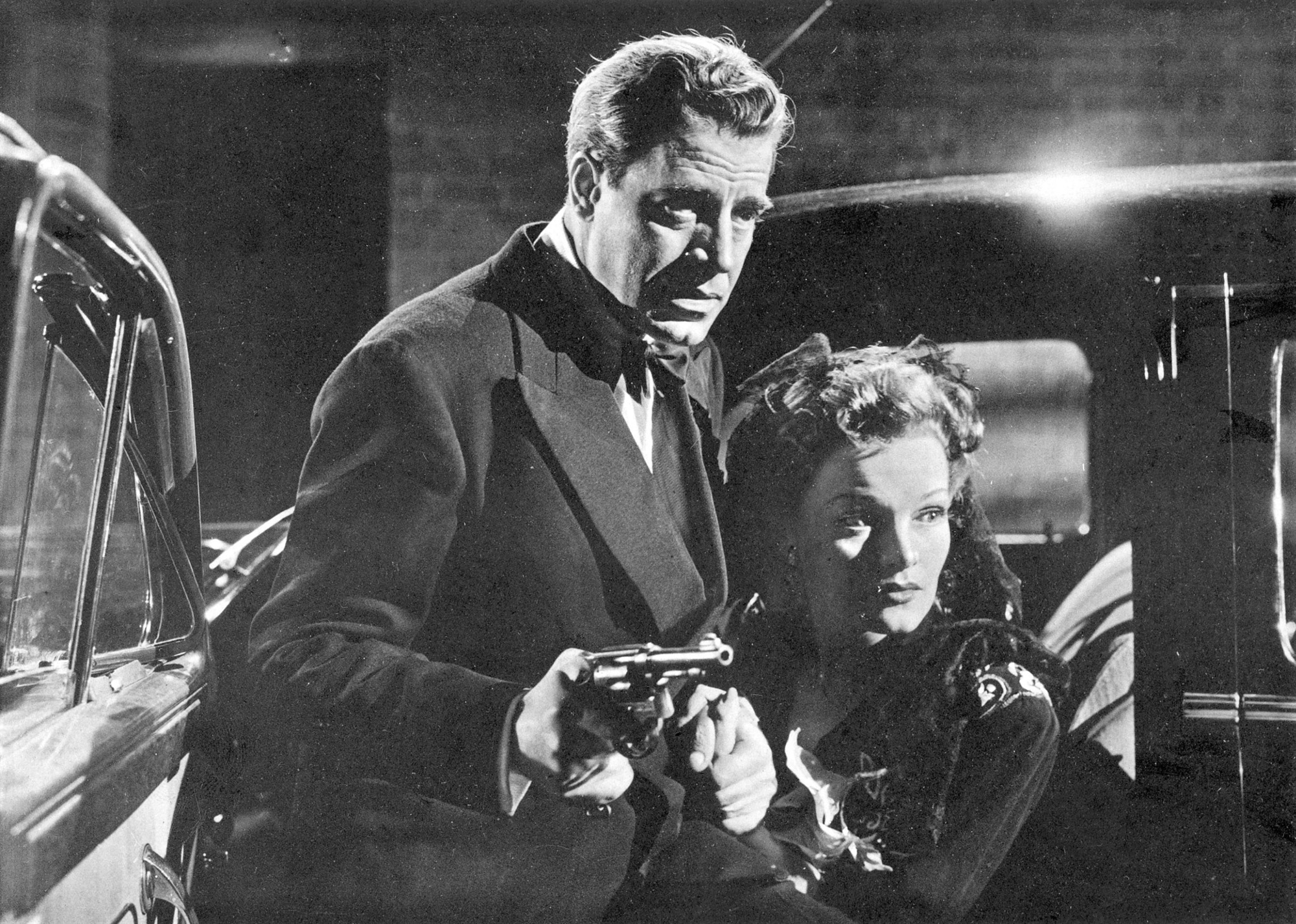 ατέλειωτη-παρέλαση-καθαρμάτων-561980896