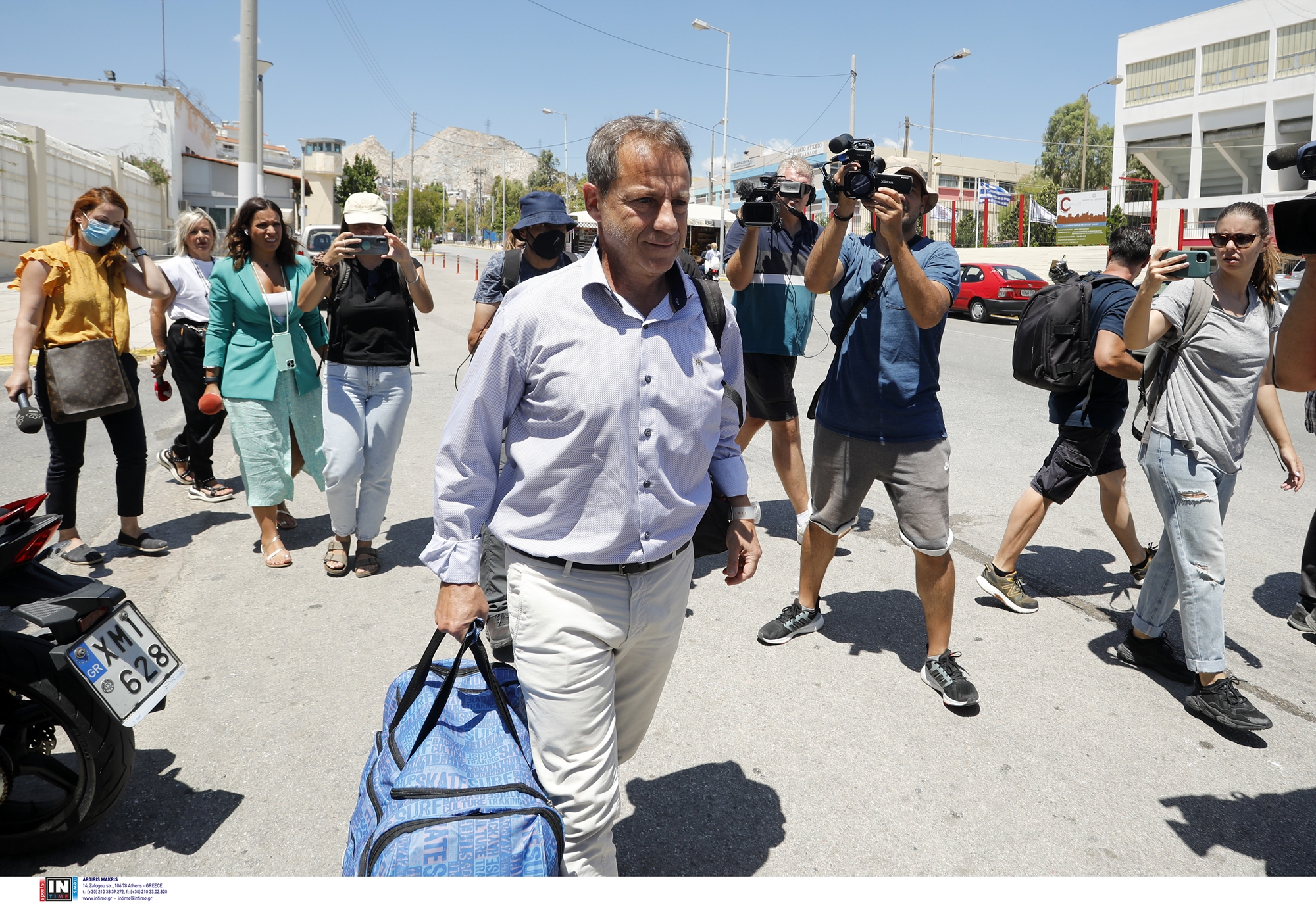 τα-παράθυρα-του-νόμου-και-οι-αντιδρά-561959611