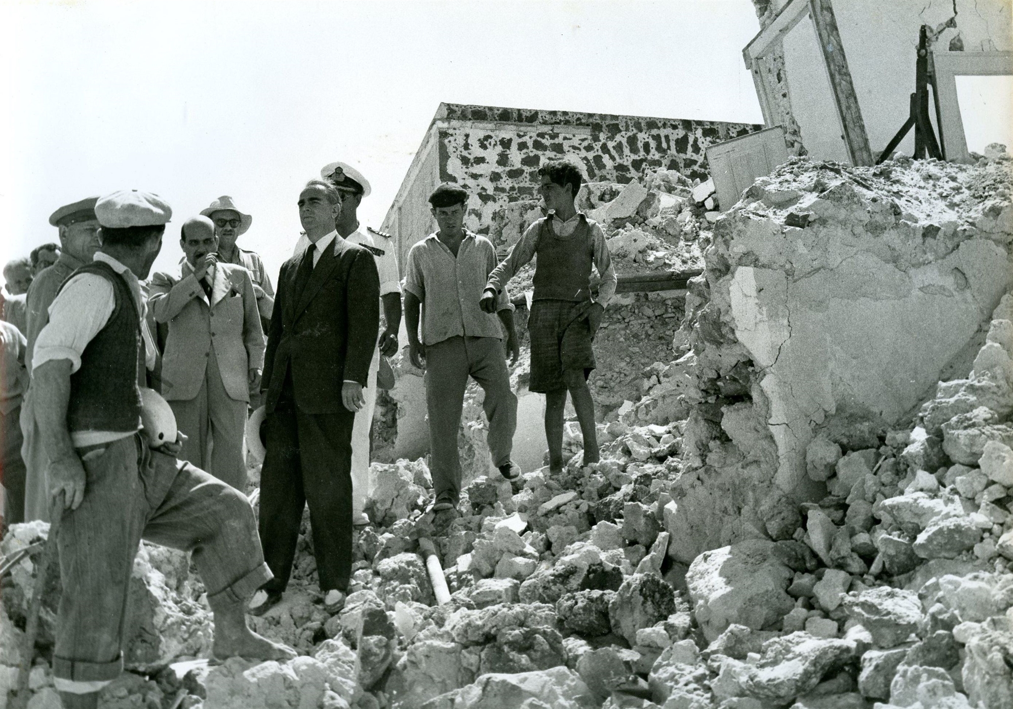 εξήντα-έξι-χρόνια-πριν-στην-πολύπαθη-σ-561953356