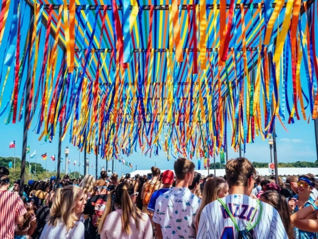 Το παλιό αλλά ραφινάτο κοστούμι των Interpol-1