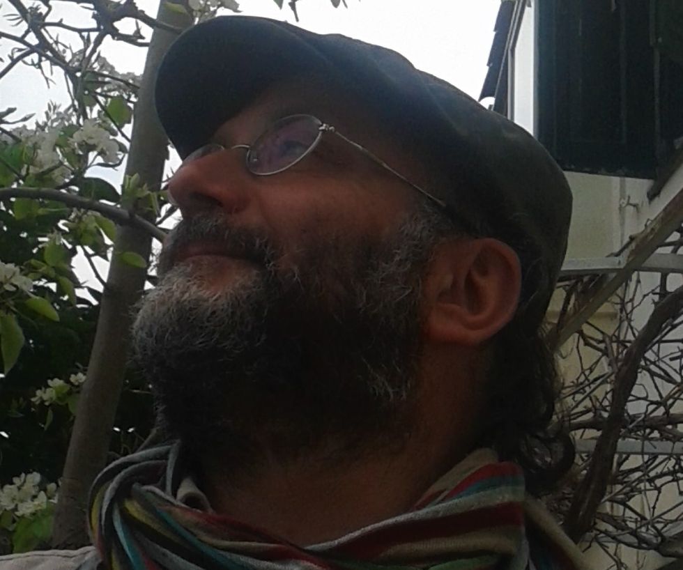 Κουρός Νουρμοχαμαντί Μπαϊγκί: «Σηκωνόταν όρθιος όταν έμπαινε ο καθηγητής στην τάξη»-4