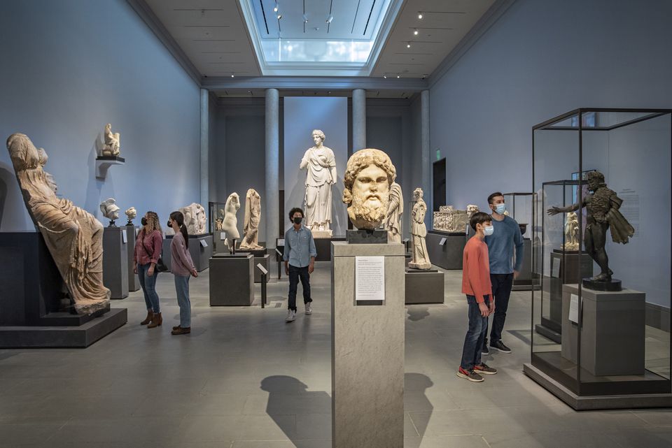 Η Μαίρη Λέφκοβιτς και η Κριστίν Κοντολέων πολιτογραφήθηκαν Ελληνίδες στη Βοστώνη-1