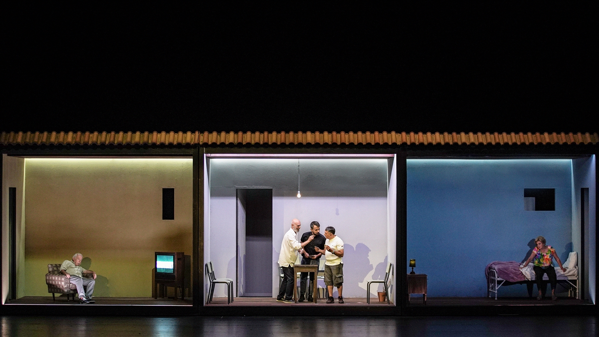 οι-μέρες-μας-δοξάζουν-την-υστερία-της-561938353