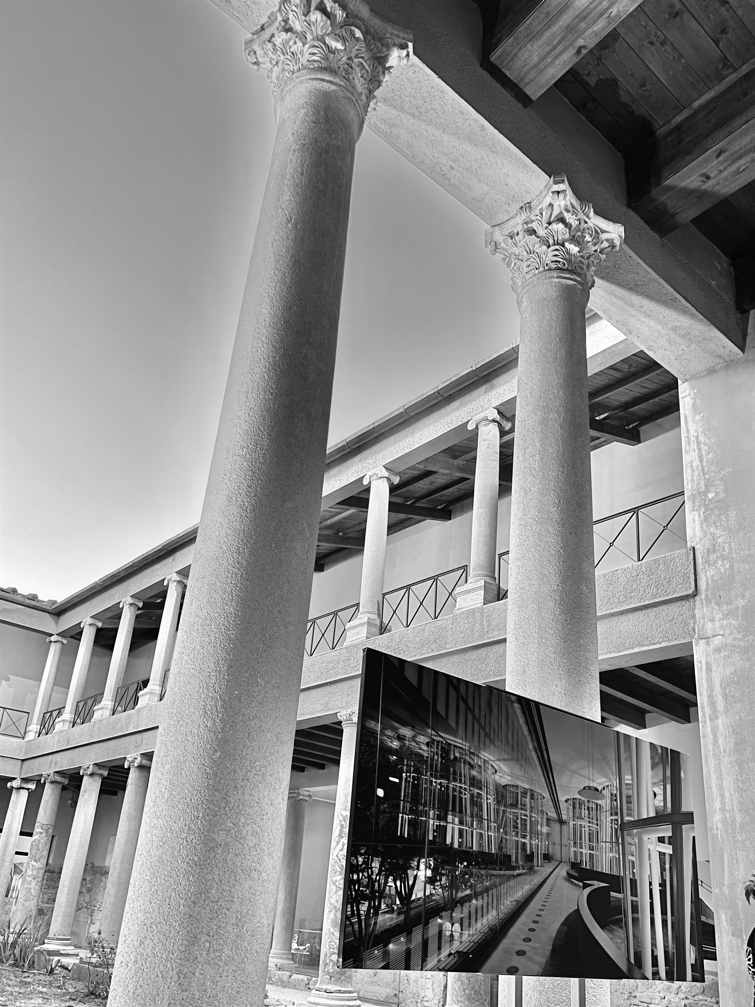 O γυάλινος κόσμος της Εριέτας Αττάλη-1