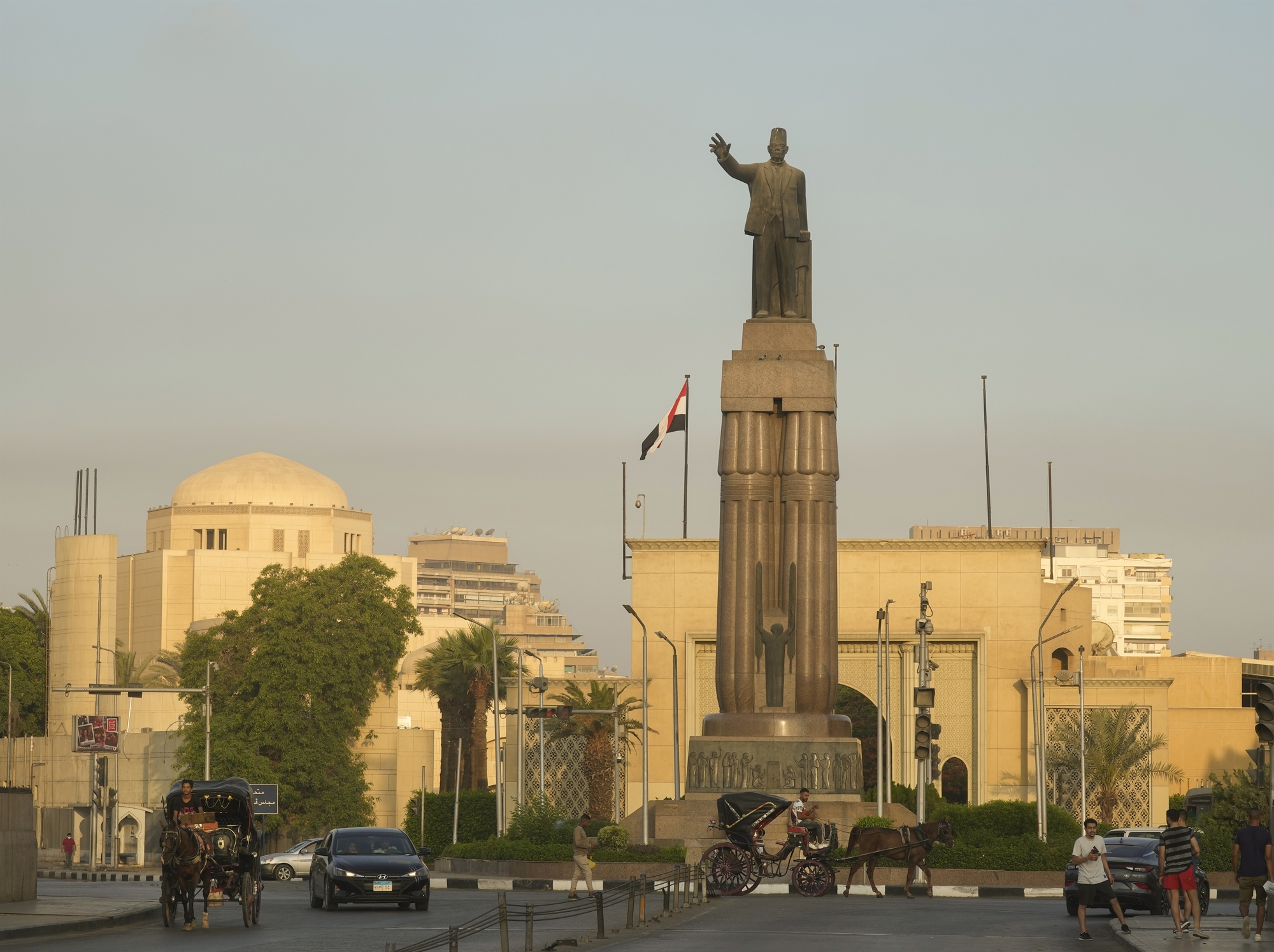 στα-πρόθυρα-της-χρεοκοπίας-πολλές-ανα-561948505