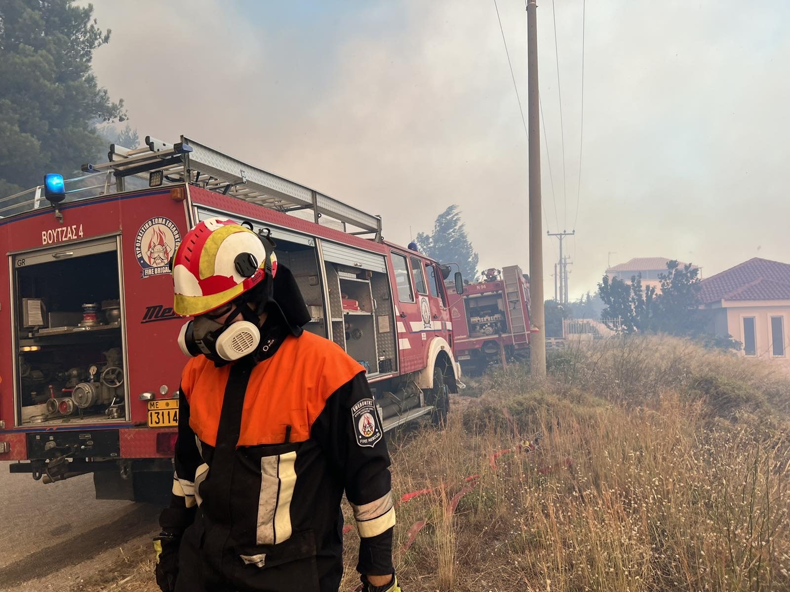 Πυρκαγιές: Η αναμέτρηση με τον πύρινο εφιάλτη – Εθελοντές μιλούν στην «Κ»-3