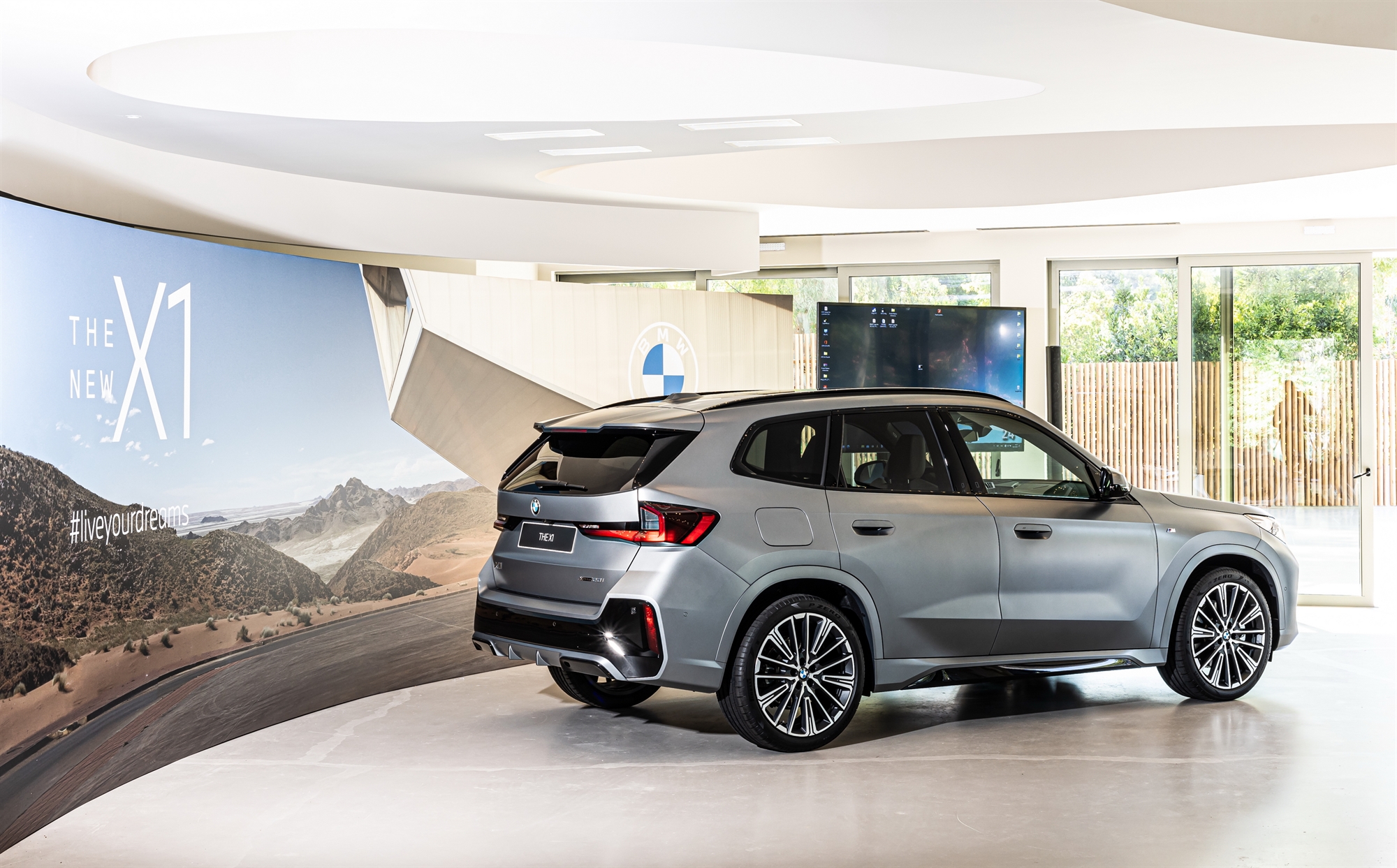 BMW X1: Μια τετρακύλινδρη με χαρακτήρα και εμφάνιση-1