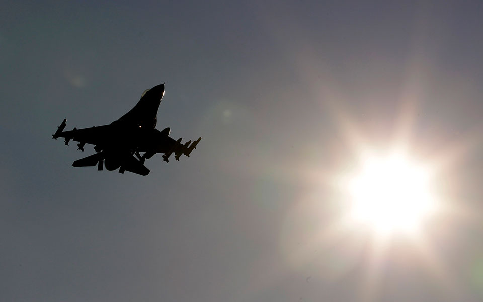 θεωρείο-kανένα-επίσημο-αίτημα-για-τα-f-16-561950911