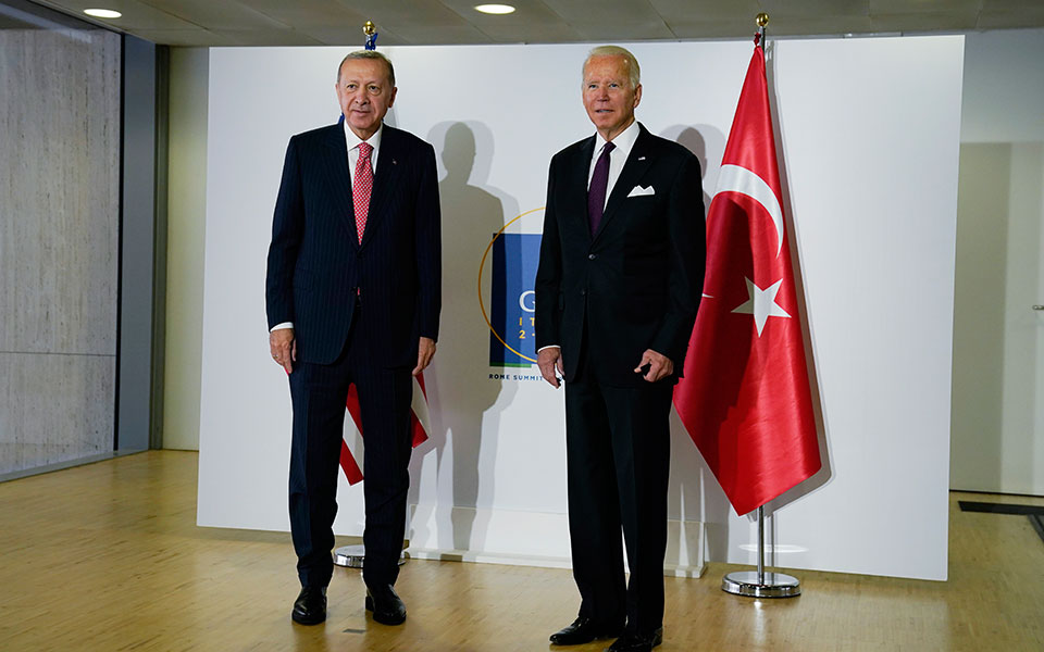 νυτ-γιατί-ο-ερντογάν-παραμένει-πονοκ-561972013