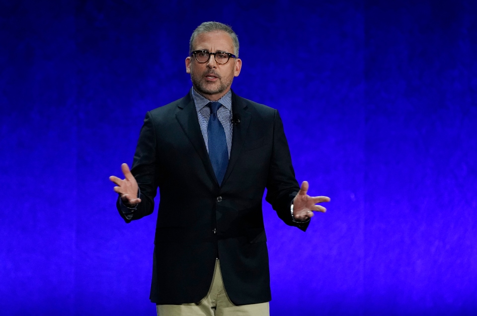 στο-τρέιλερ-του-the-patient-ο-στιβ-καρέλ-γίνετ-561957829