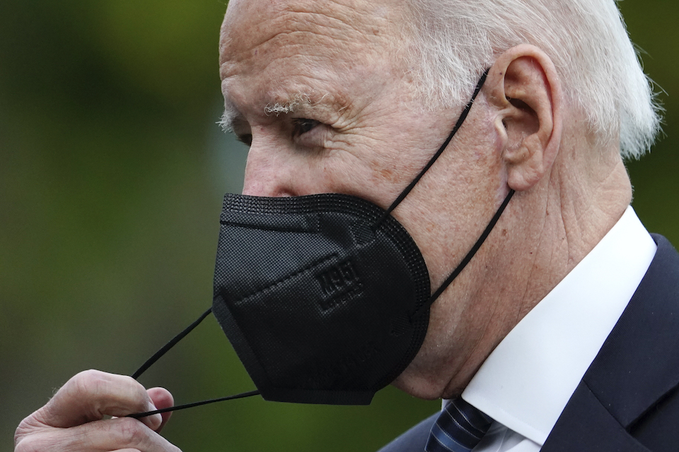 ηπα-θετικός-ο-τζο-μπάιντεν-στον-κορωνο-561967588