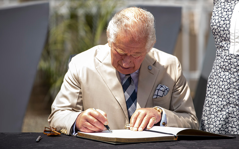 ο-πρίγκιπας-κάρολος-γράφει-2-400-επιστολέ-561941722