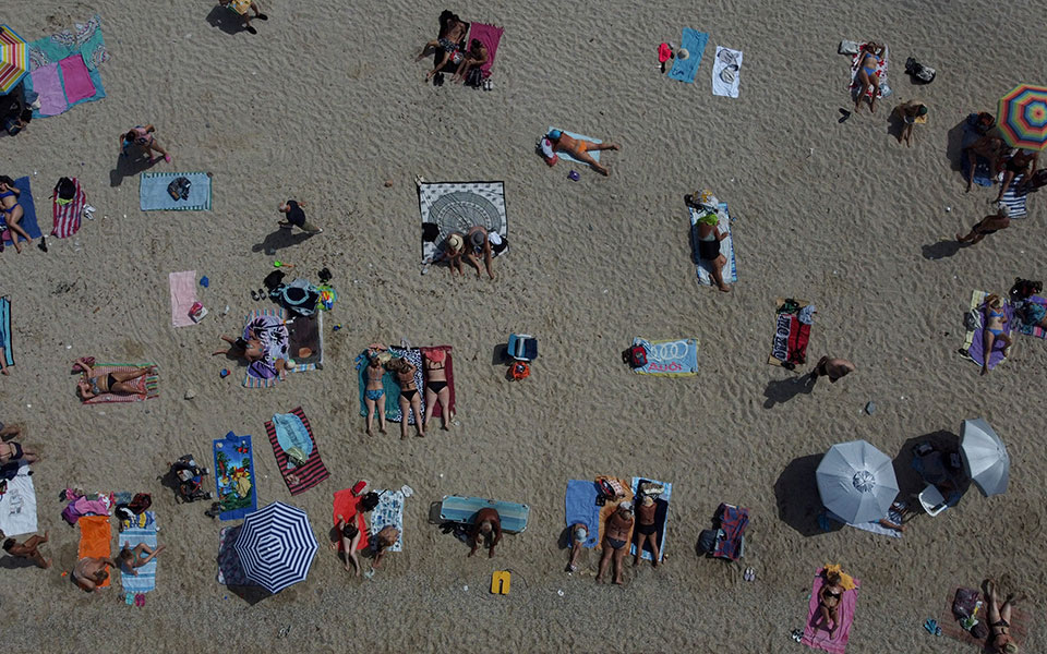 κικίλιας-πάνω-από-δύο-εκατ-τουρίστες-σ-561962050