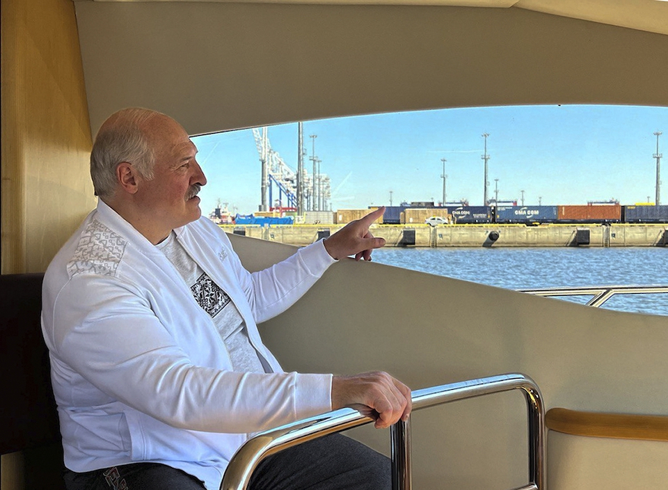 λουκασένκο-βλέπει-δυτικά-σχέδια-ε-561953077