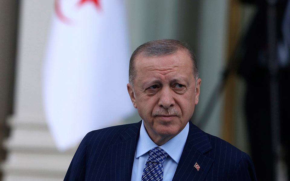 προκλητικός-ερντογάν-κατηγόρησε-την-561936469