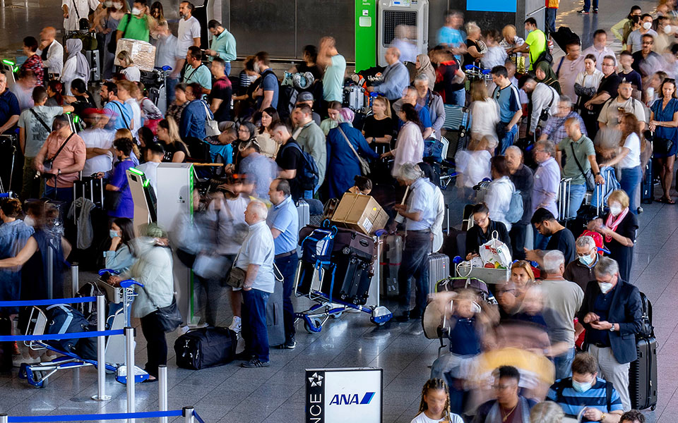 ουρές-χάος-και-ακυρώσεις-στα-ευρωπαϊκ-561941296