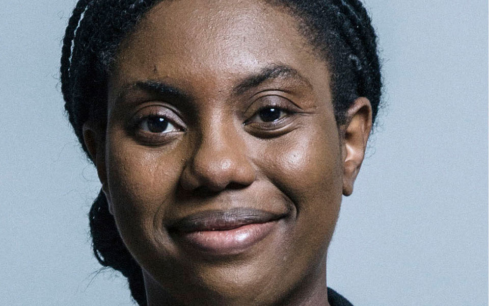 Βρετανία: Εκτός κούρσας διαδοχής ο Τομ Τούγκεντχατ – Οι 4 υποψήφιοι-4