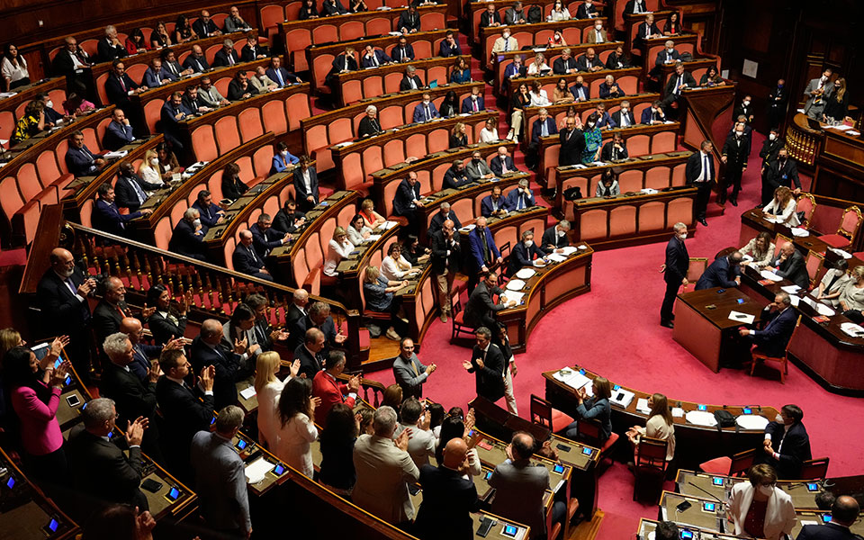 ιταλία-ψήφο-εμπιστοσύνης-έλαβε-η-κυβέ-561956605
