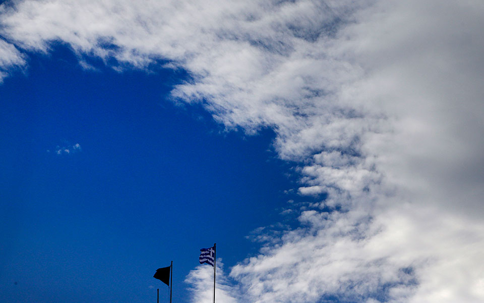 δεν-βιάζεται-να-δοκιμάσει-έξοδο-στις-α-561950734