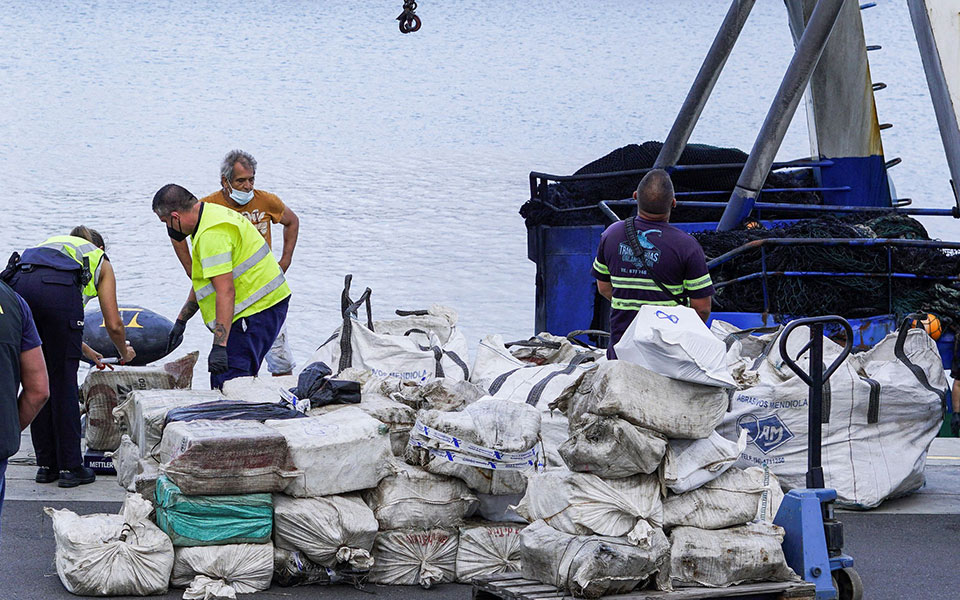 με-τηλεχειριζόμενα-αυτόνομα-υποβρύχ-561943309